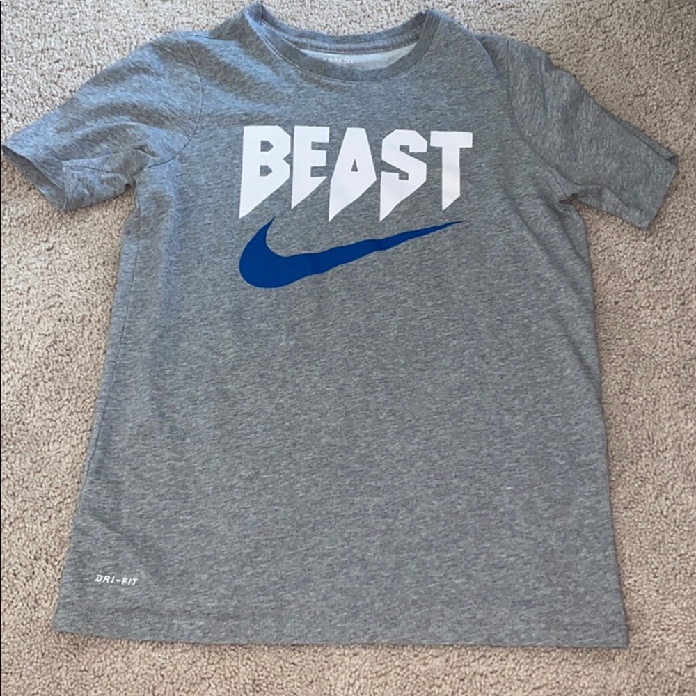 🏈 SALE Nike Boys Gray Dri-fit Shirt